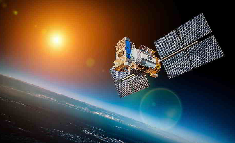 How Satellites Send and Receive Signals: The Science Explained