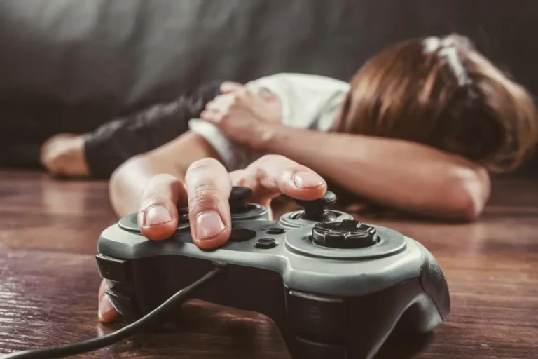 How Online Games Influence Social Behavior