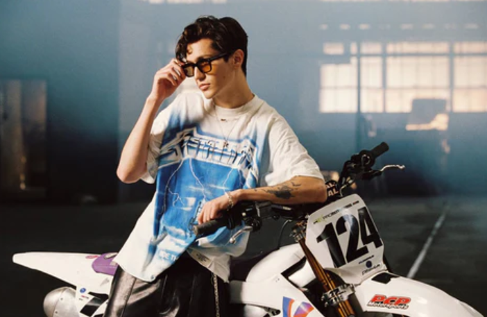 How Music Lovers Started Using Metallica T-Shirts As A Cultural Symbol